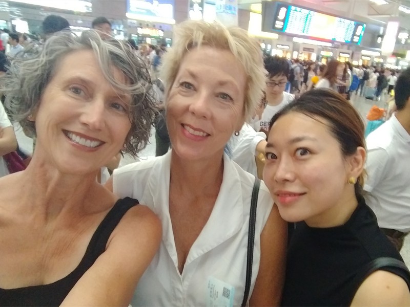 GJ216 Shanghai July 2018 Leah Mary Teri train station